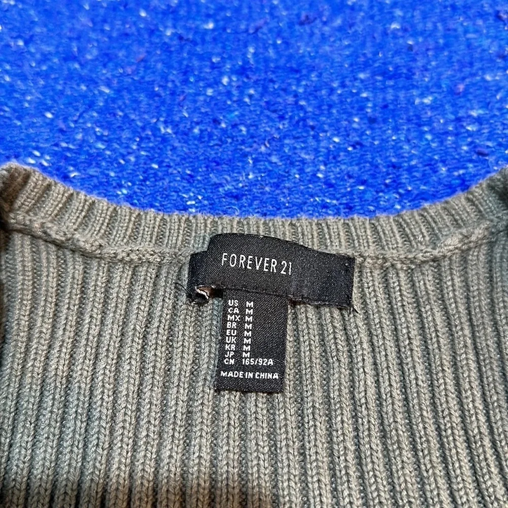 Forever 21 green crop top size M - Picture 2 of 6